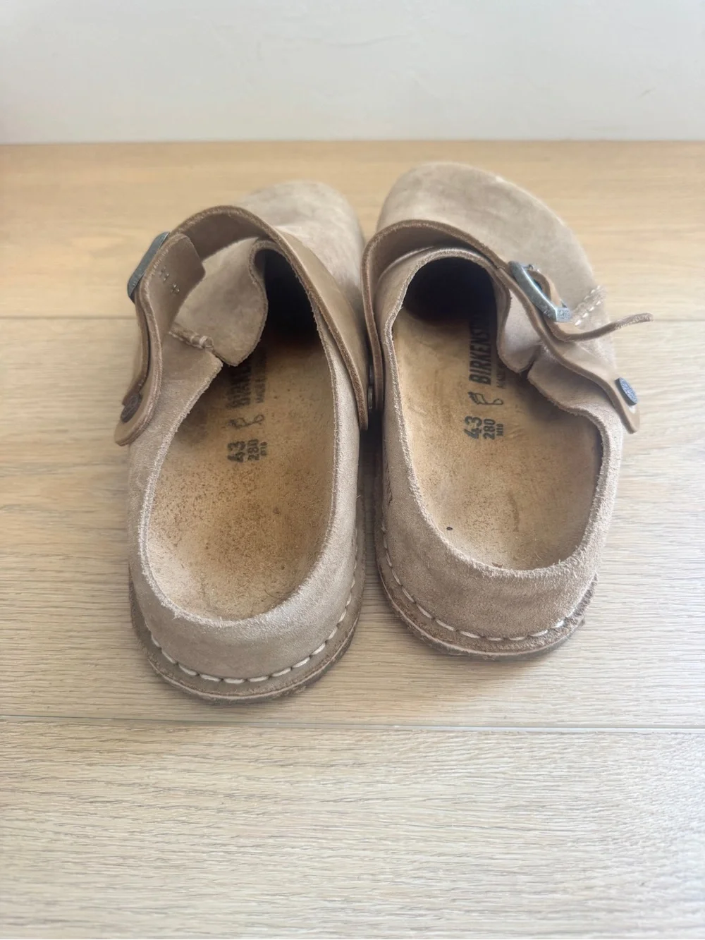 Birkenstock Lutry clogs in taupe suede